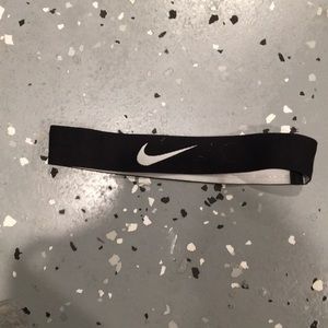 NIKE HEADBAND